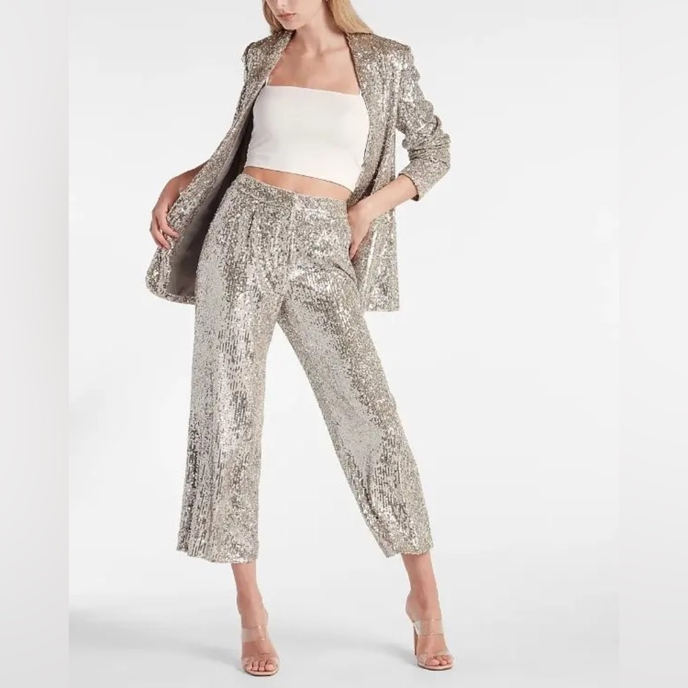Express High Waisted Sequin Pleated
Cropped Trouser